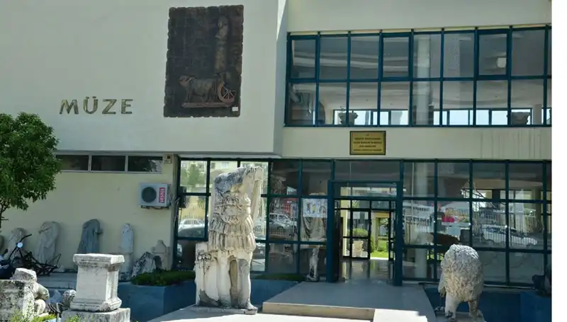 Çöpe Atılan Biletleri Yeniden Satan Müzeciler Hapis Cezası Aldı