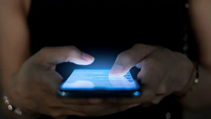 Narsisizmin Gizli Belirtisi: Telefon Alışkanlıklarımız Üzerine Şaşırtıcı Bir İnceleme