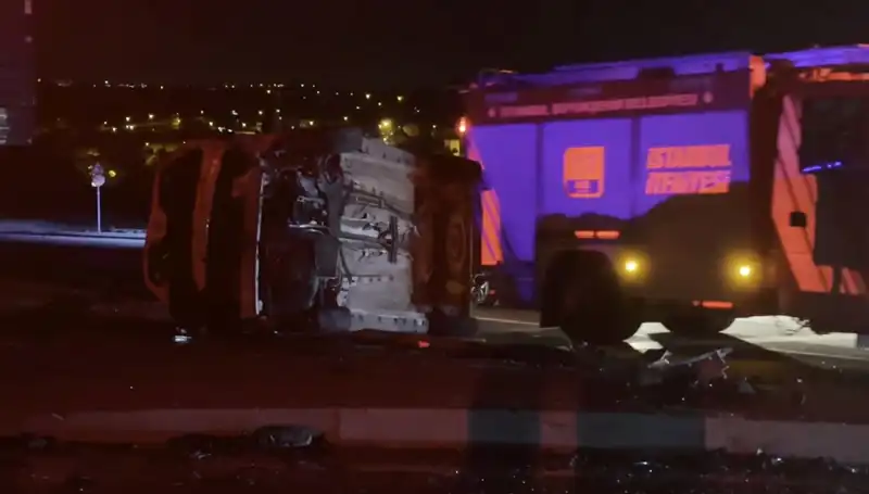 Havalimanı Yolunda Feci Kaza! Takla Atan Araçta 6 Yaralı