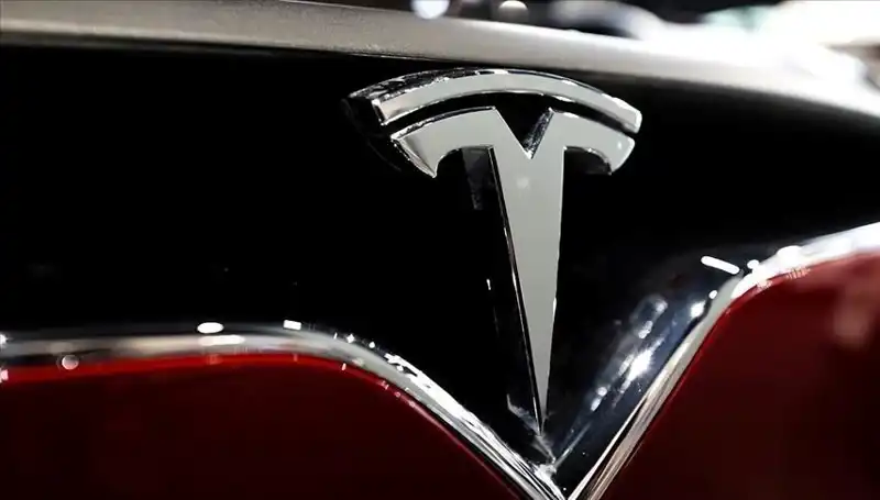 Tesla'da FSD Beklentileri ve Ucuz Model Tartışması Sürüyor