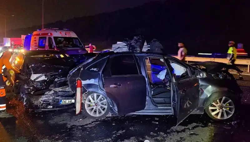 TEM Otoyolu'nda Zincirleme Kaza: 7 Yaralı, Trafik Felç Oldu!