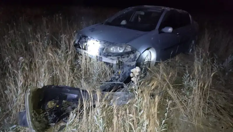 Burdur’da Otomobil Tarlaya Uçtu: Kazada İki Yaralı Hayat Mücadelesi Veriyor