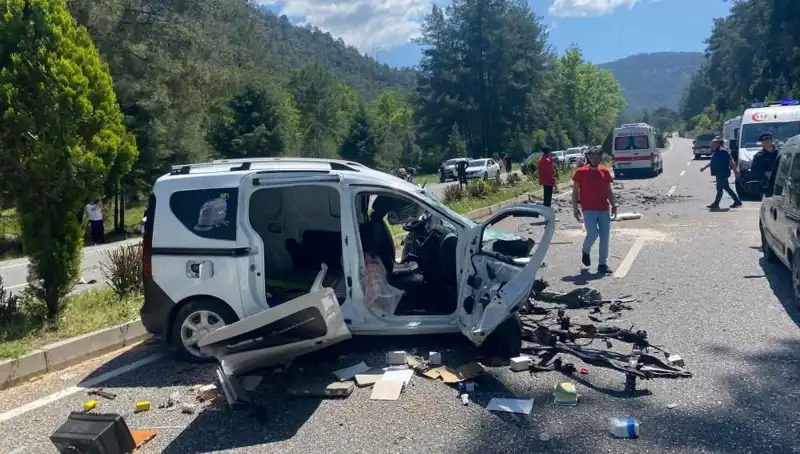 Marmaris’te Feci Kaza: Savaş Alanına Dönen Yol, Can Kaybı ve Yaralılar Var