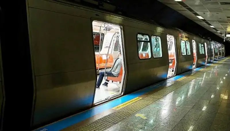 İstanbul'da Metro Durakları Geçici Olarak Kapatılıyor: Yolcuları Neler Bekliyor?