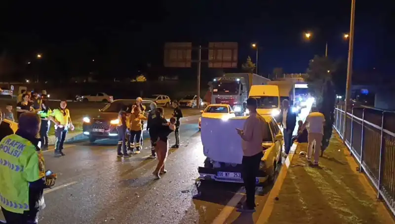 Otoyolda Geri Dönüş Kazası: İki Çocuğun Hayatı Tehlikede!