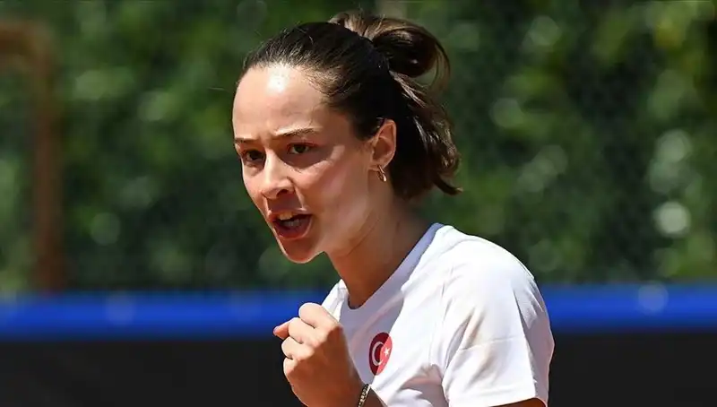 Milli Tenisçi Zeynep Sönmez, Büyük Finalde Rakibini Devirdi!