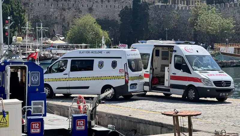 Antalya Plajında Gizemli Bir Ceset Bulundu: Olayın Perdesi Aralanıyor