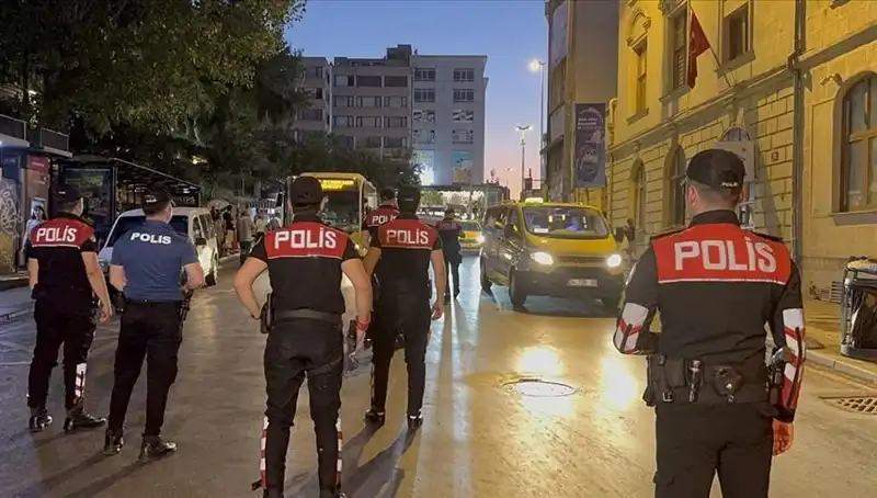 İstanbul’da 4 Saat İçinde Yüzlerce Gözaltı: Asayiş Operasyonu Hız Kesmiyor