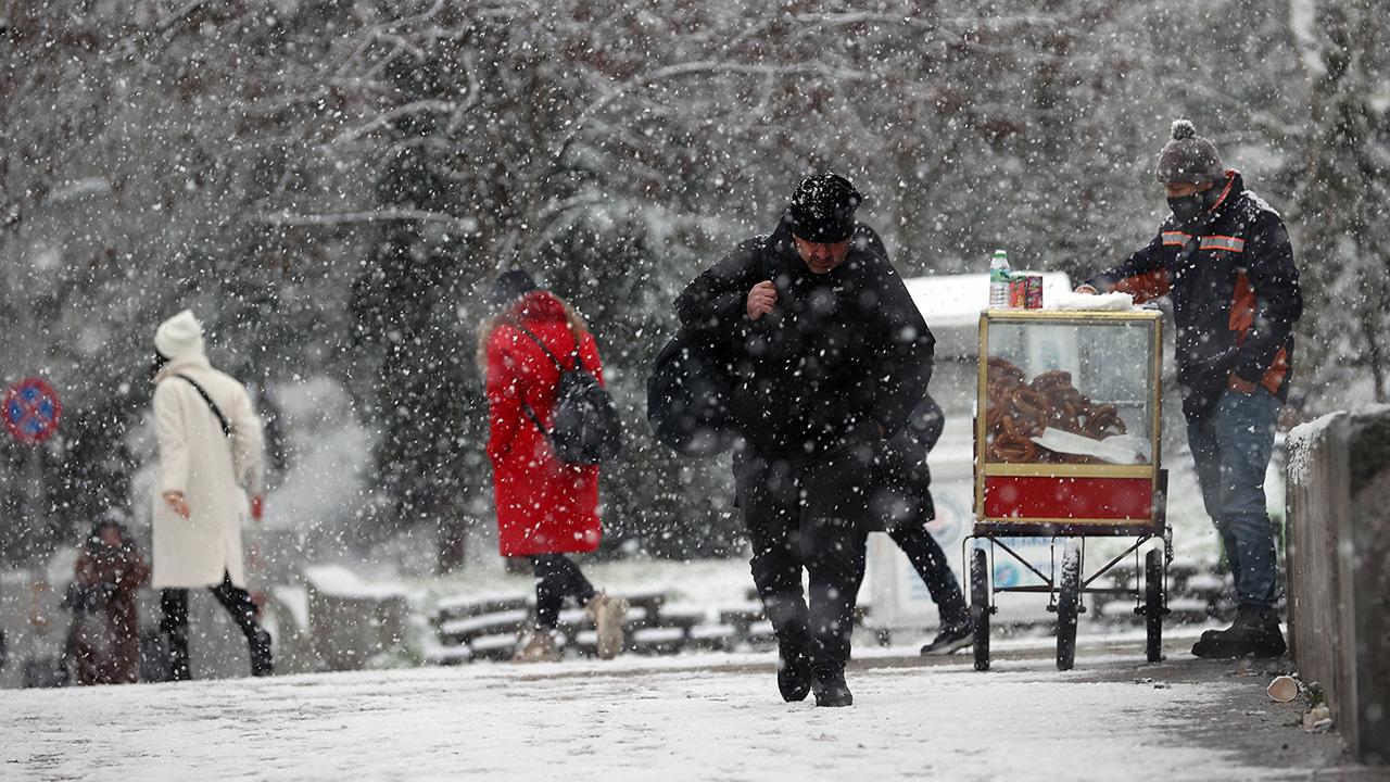 Meteoroloji'den İstanbul için kar yağışı uyarısı geldi