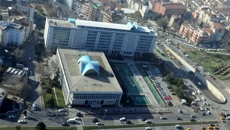 İBB Soruşturmasında Skandal: "Enderun" WhatsApp Grubu Mesajları İnceleniyor