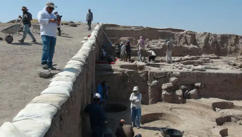 Kilis'teki Oylum Höyük'te Sıcak Havada Kazı Çalışmaları Sürüyor