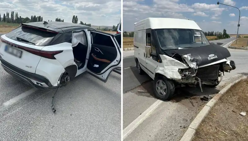 Çorum'da Kafaya Kafa Çarpışma: Kazanın Detayları ve Sonuçları