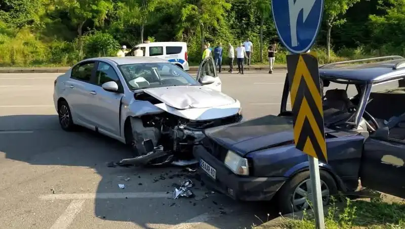 Görele'de Dehşet Verici Kaza: Sürücü Araç Camından Fırladı!