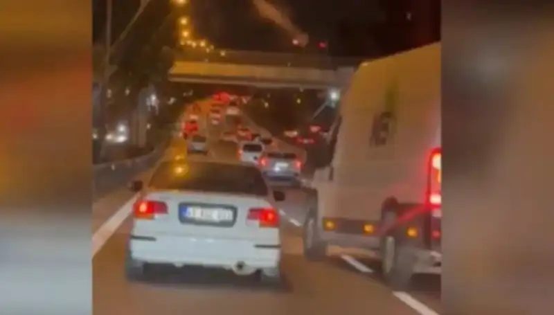 Tuzla'daki Makas Terörü: Çarpıp Kaçan Sürücü Gözaltına Alındı