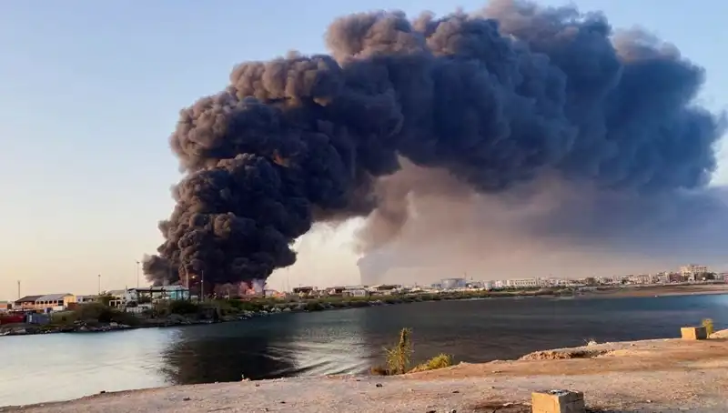 Port Sudan'da Şok Patlamalar: Havalimanı ve Ordu Üssüne Saldırı