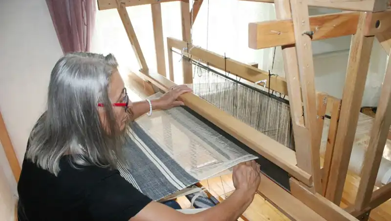 Eski Giysileri Yeniden Şekillendirerek Harika Eşyalar Yaratmak Mümkün!