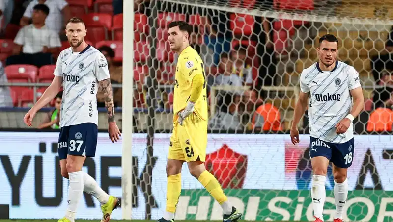 Fenerbahçe'nin Tarihi Mağlubiyeti: Spor Camiasını Şok Eden Sonuçlar!