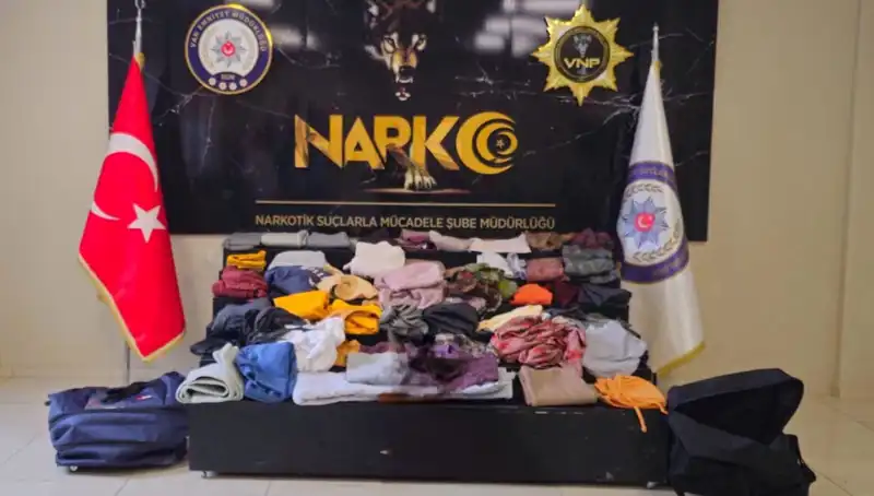 32 Kilo Metamfetaminle Yakalanan Şüpheli, Uyuşturucu Kaçakçılığının İzini Sürdürüyor