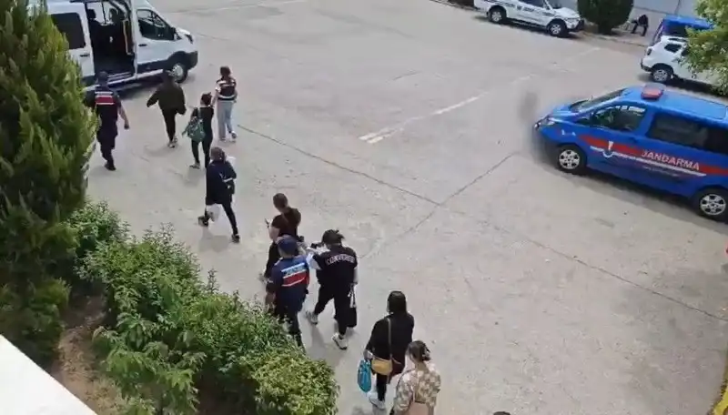 Taylandlı Kadınlara Çalışma ve Oturma İzni Vaadiyle Fuhuş Çetesi Çökertildi