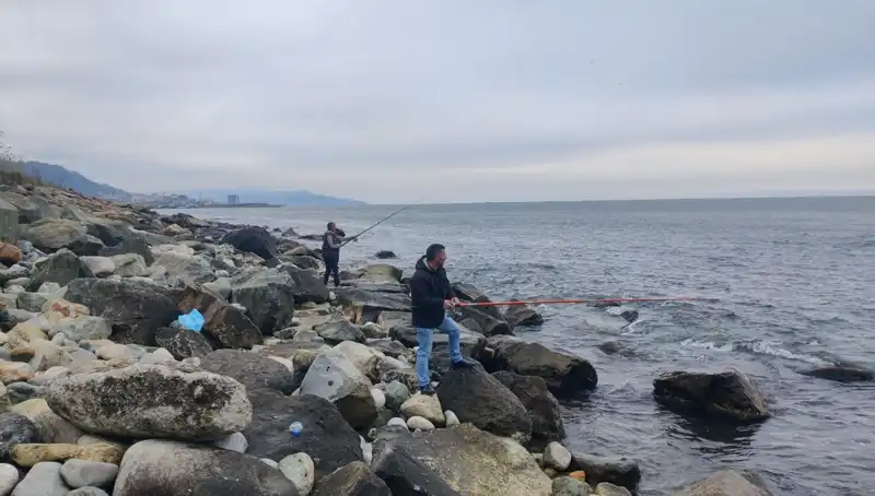 Kafesindeki Levrekler Kaçtı, Balıkçılar Sahile Akın Etti!