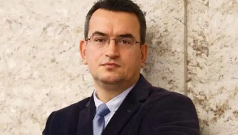 DEVA Partisi Kurucu Üyesi Metin Gürcan: Siyasi Yolculuğu ve Hayatı