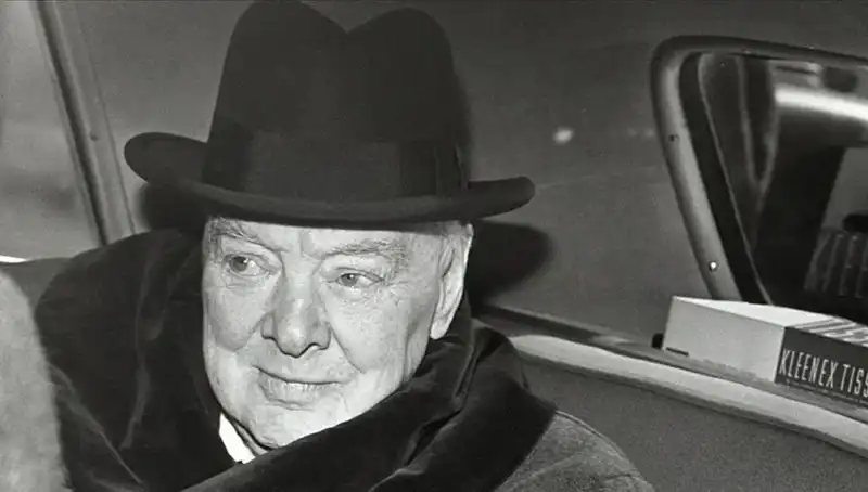 Churchill’in Bekar Evi Satışta: Tarihi Konut 3,75 Milyon Sterline Alıcı Bekliyor