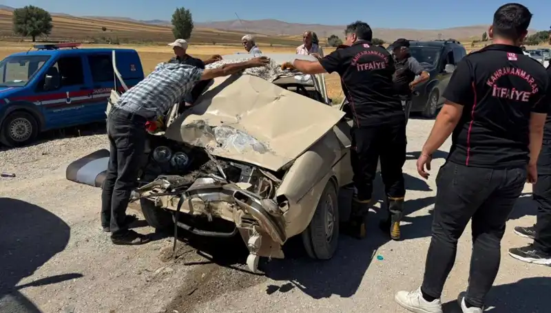 Kahramanmaraş’ta Kamyonet ile Otomobil Çarpıştı: Yaralılar ve Kaza Anı