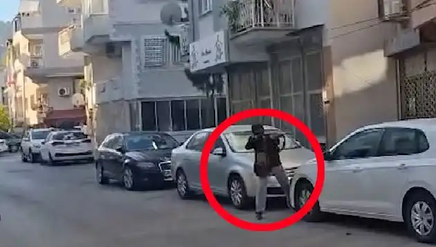 İzmir'de Bir Girişimci, Silahlı Saldırgana Karşı Reddettiği Mücadele!