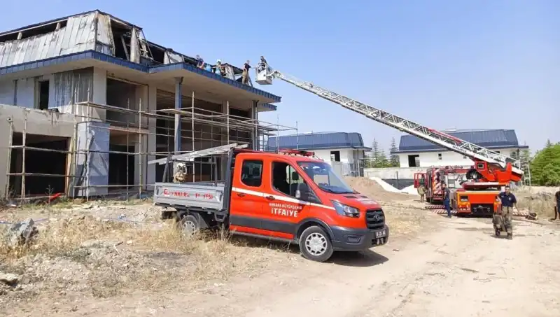 Ankara Gölbaşı'nda Villaları Tehdit Eden Büyük Yangın: Detaylar ve İlk Bilgiler