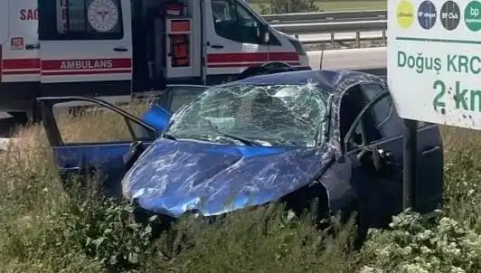 Kontrolden Çıkan Araç Takla Attı, Dört Kişiden İki Yaralı